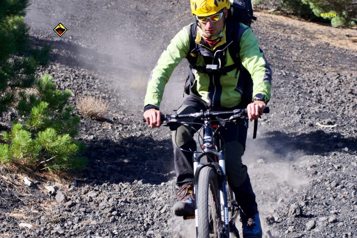 Mountain-bike ed E-bike sull'Etna, escursioni e toru in Mountain bike sull'Etna